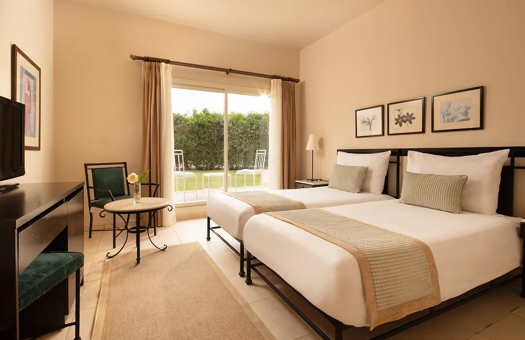 Jaz Neo Almazino, Almaza Bay-1